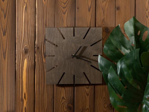 Часы деревянные «Лулу»